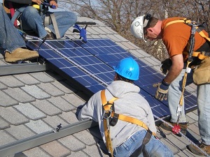 Installers racing to the rooftop to install solar