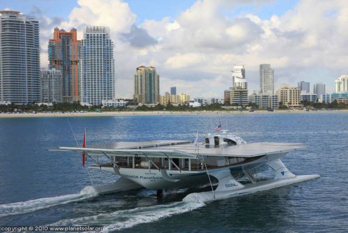 Solar boat in Miami
