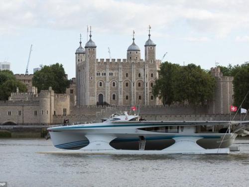 Solar boat docks in London
