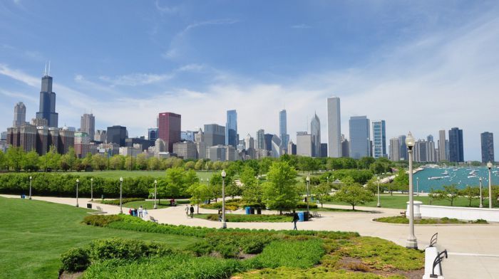 Chicago behind on its solar goal