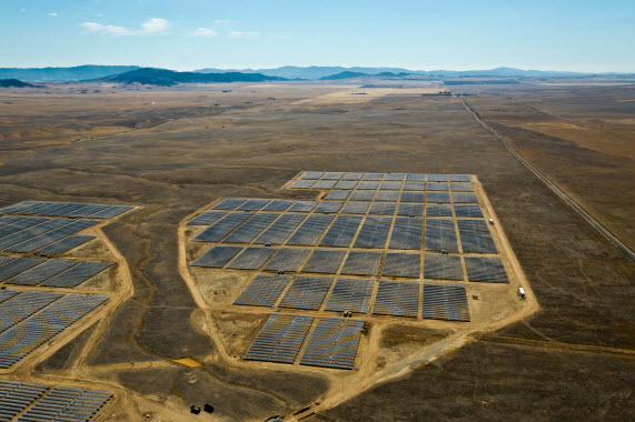 Construction underway at SunPower's California Valley Solar Ranch