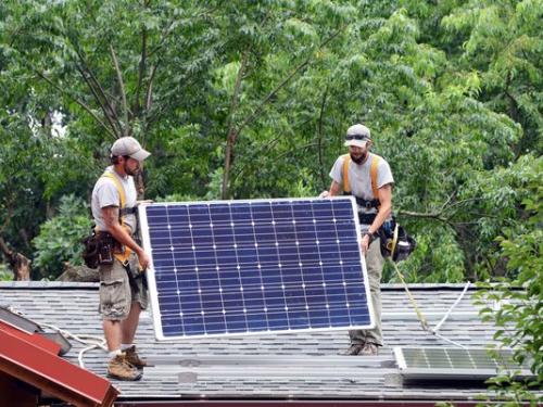 If the solar tax credit expires, it could cost 100,000 Americans their jobs