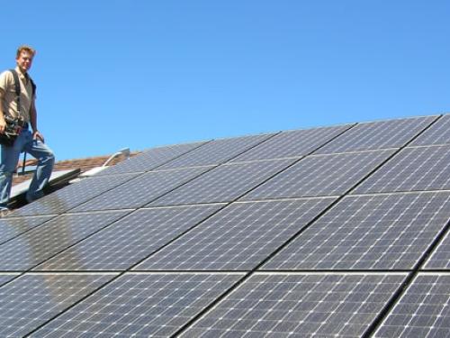 APS retreats from battle against rooftop solar