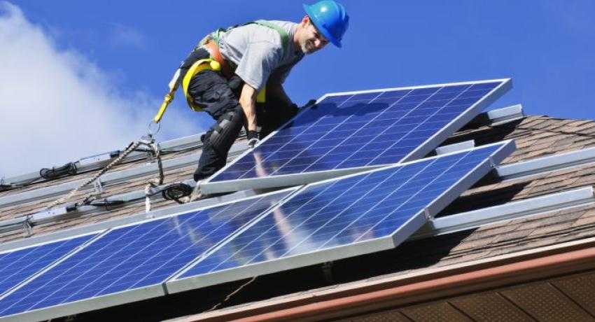 Rooftop solar battles raging in 2014