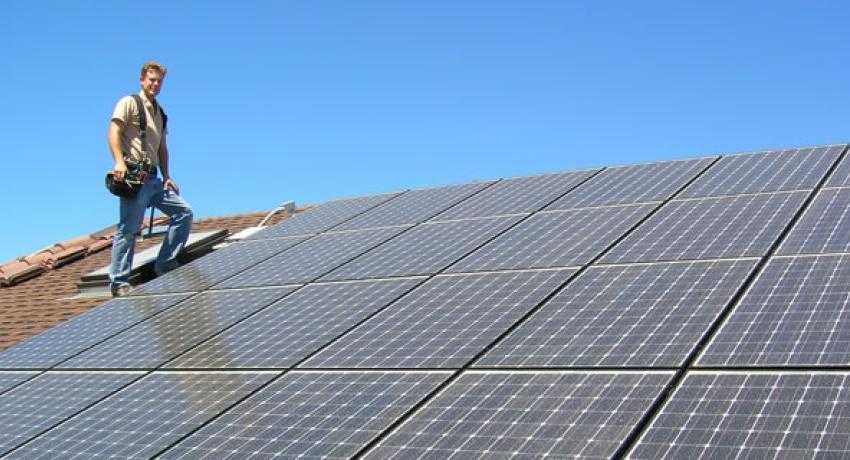 APS retreats from battle against rooftop solar